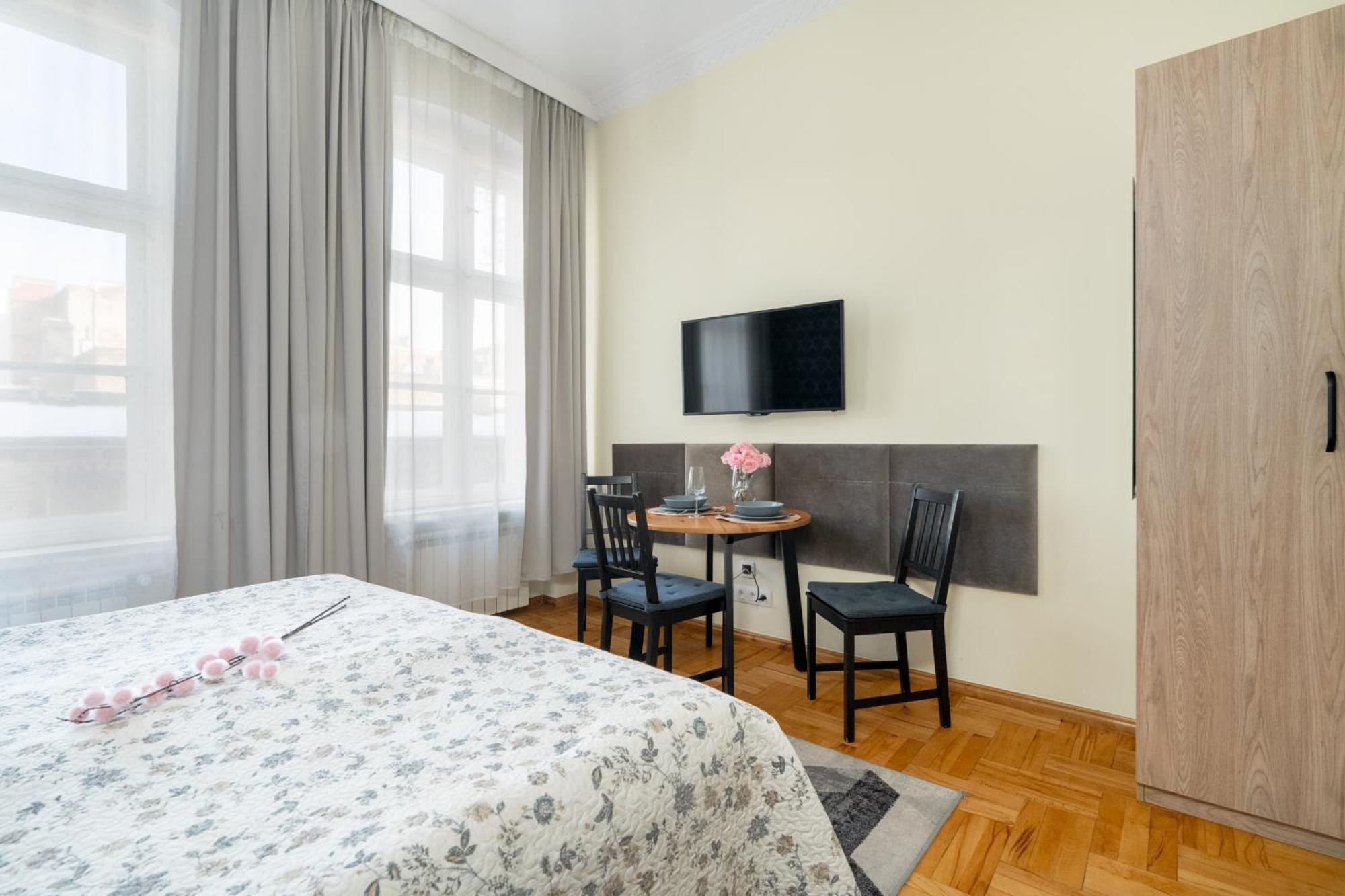 Przytulne Studia Very Berry W Poznaniu Blisko Parku By Noclegi Renters Exterior foto